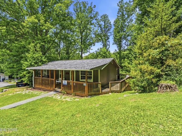 2106 Hickory Manor Rd, Sevierville, TN 37862