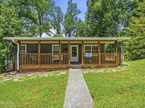 2106 Hickory Manor Rd, Sevierville, TN 37862