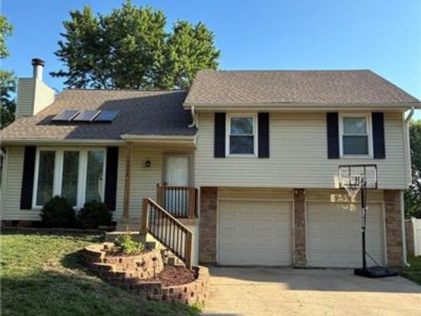 15608 W 126th Terrace, Olathe, KS 66062