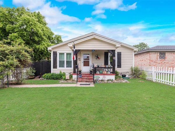 405 Pecan Street, Forreston, TX 76041