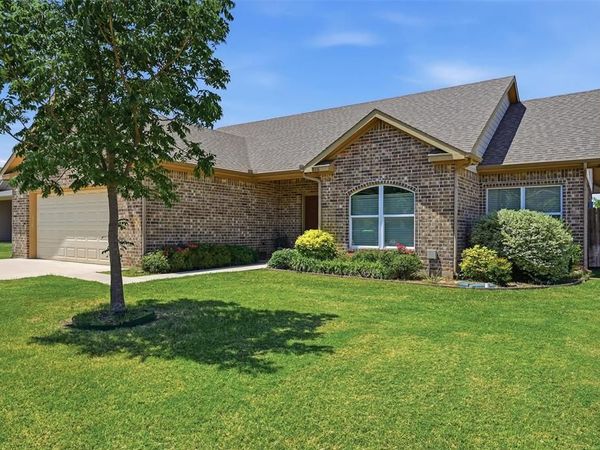 816 E Northside Drive, Pilot Point, TX 76258