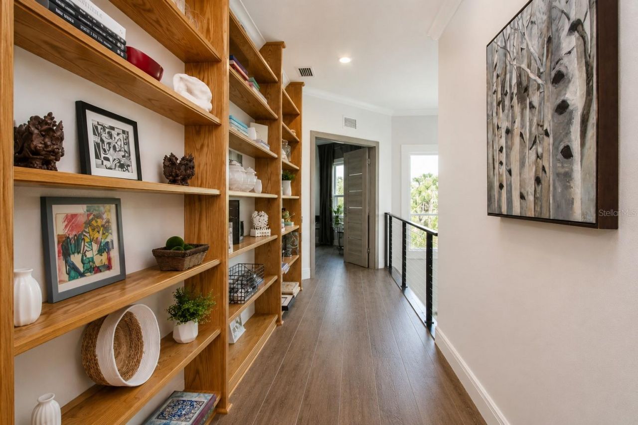 3915 Somerset Drive, Unit 9, Sarasota, FL 34242 Photo