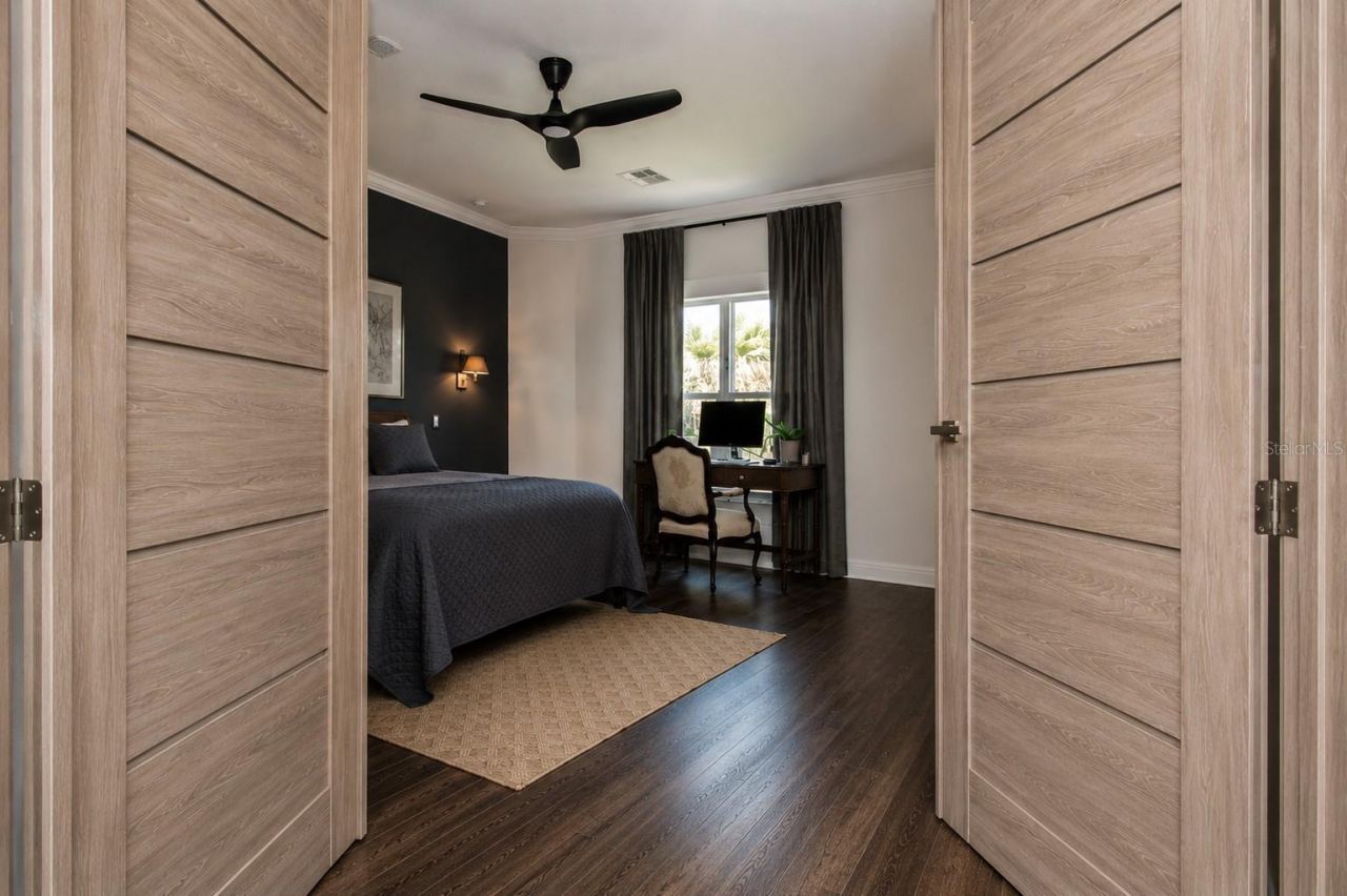 3915 Somerset Drive, Unit 9, Sarasota, FL 34242 Photo
