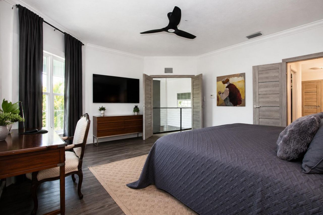 3915 Somerset Drive, Unit 9, Sarasota, FL 34242 Photo