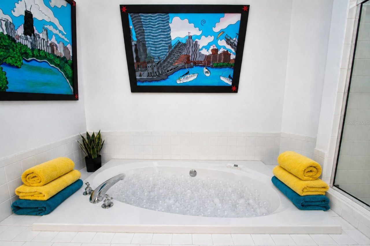 3915 Somerset Drive, Unit 9, Sarasota, FL 34242 Photo