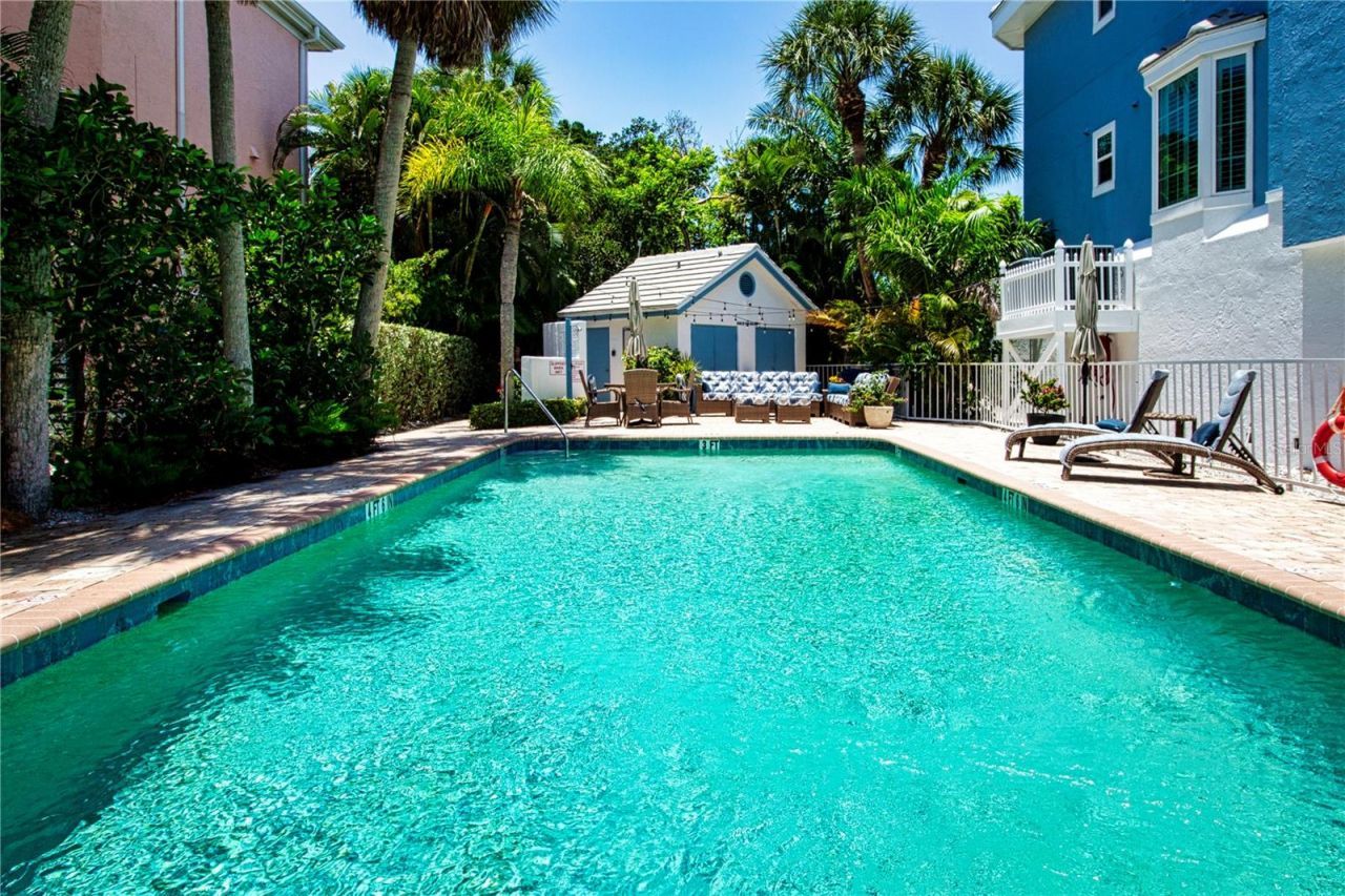 3915 Somerset Drive, Unit 9, Sarasota, FL 34242 Photo
