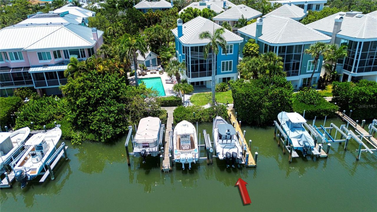 3915 Somerset Drive, Unit 9, Sarasota, FL 34242 Photo
