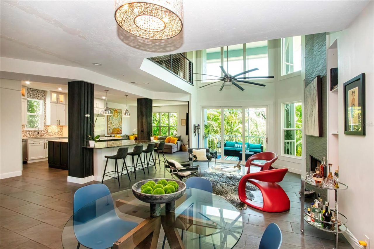 3915 Somerset Drive, Unit 9, Sarasota, FL 34242 Photo