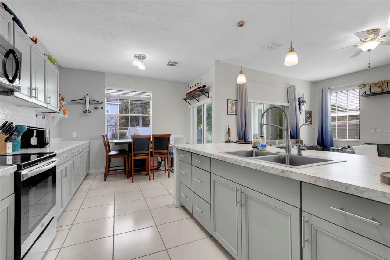 4384 Paradise Cove Court , Kissimmee, FL 34746 Photo