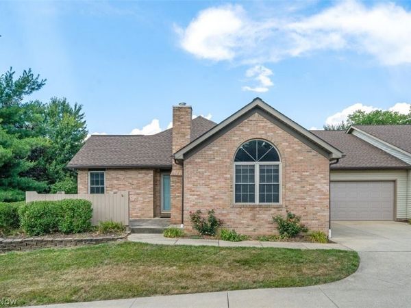 344 Greenbriar Drive , Ravenna, OH 44266