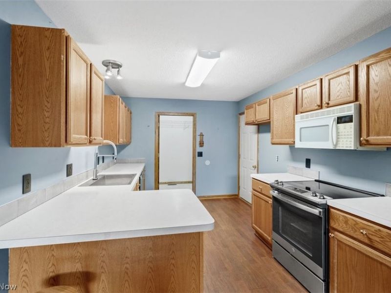 344 Greenbriar Drive, Ravenna, OH 44266 Photo 10