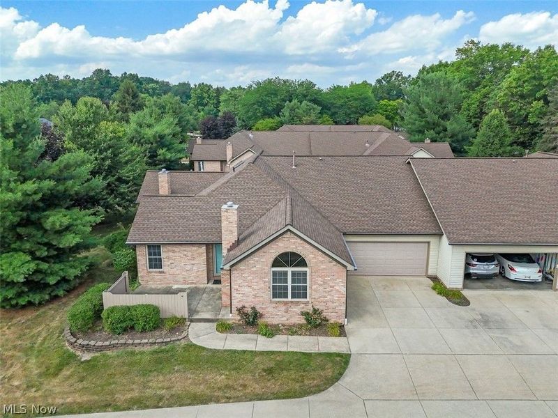 344 Greenbriar Drive, Ravenna, OH 44266 Photo 2