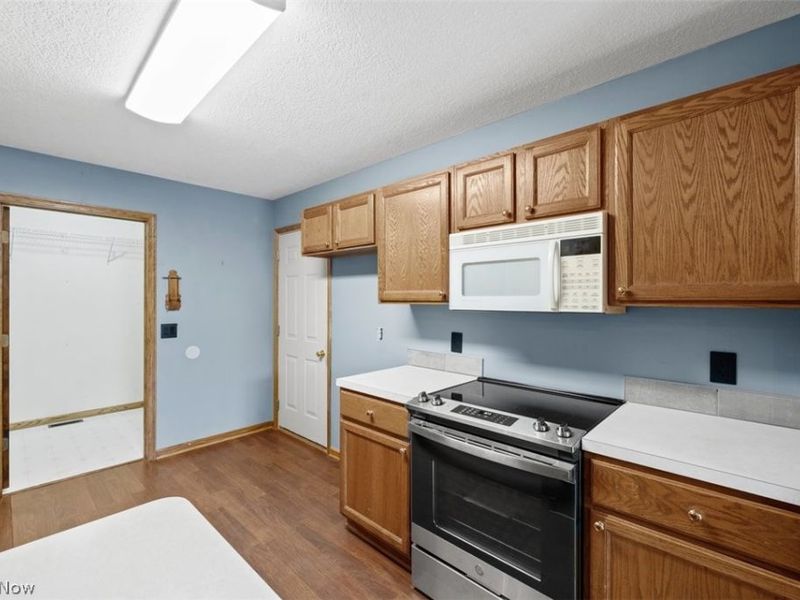 344 Greenbriar Drive, Ravenna, OH 44266 Photo 9
