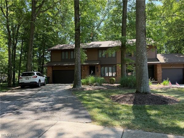 2174 Woodlawn Circle , Stow, OH 44224