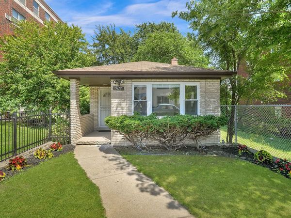 9117 S Brandon Avenue , Chicago, IL 60617