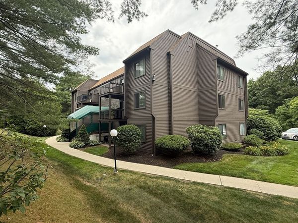 200 Colonial Dr, Unit 306, Ipswich, MA 01938