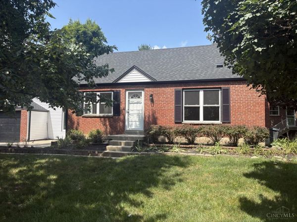 1427 N Park Avenue, Wyoming, OH 45215