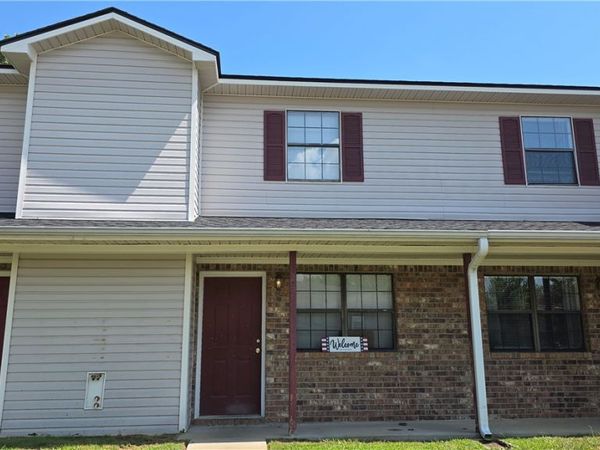 1405 E O Street, Russellville, AR 72801