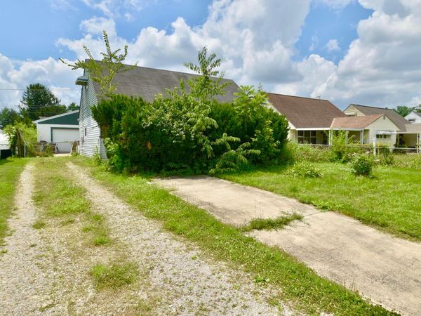 4027 Rickenbacker Avenue , Columbus, OH 43213