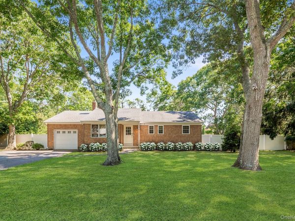 18 Lovell Road , Hampton Bays, NY 11946