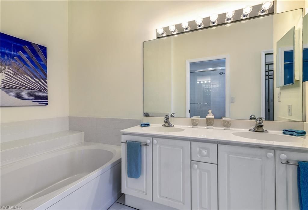 13020 Hamilton Harbour Dr, Unit I7, Naples, FL 34110 Photo