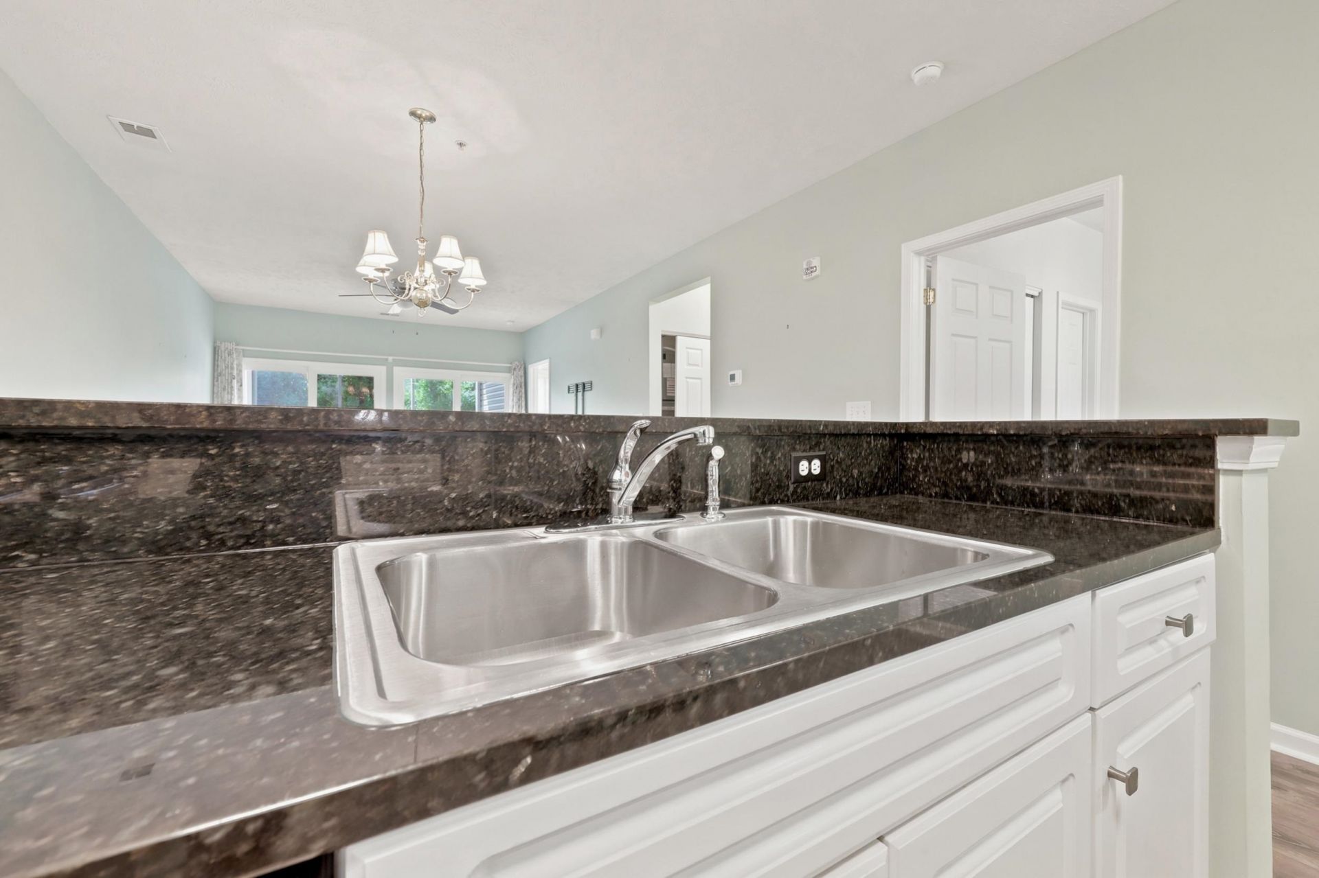 601 Hillside Dr. N Photo 11