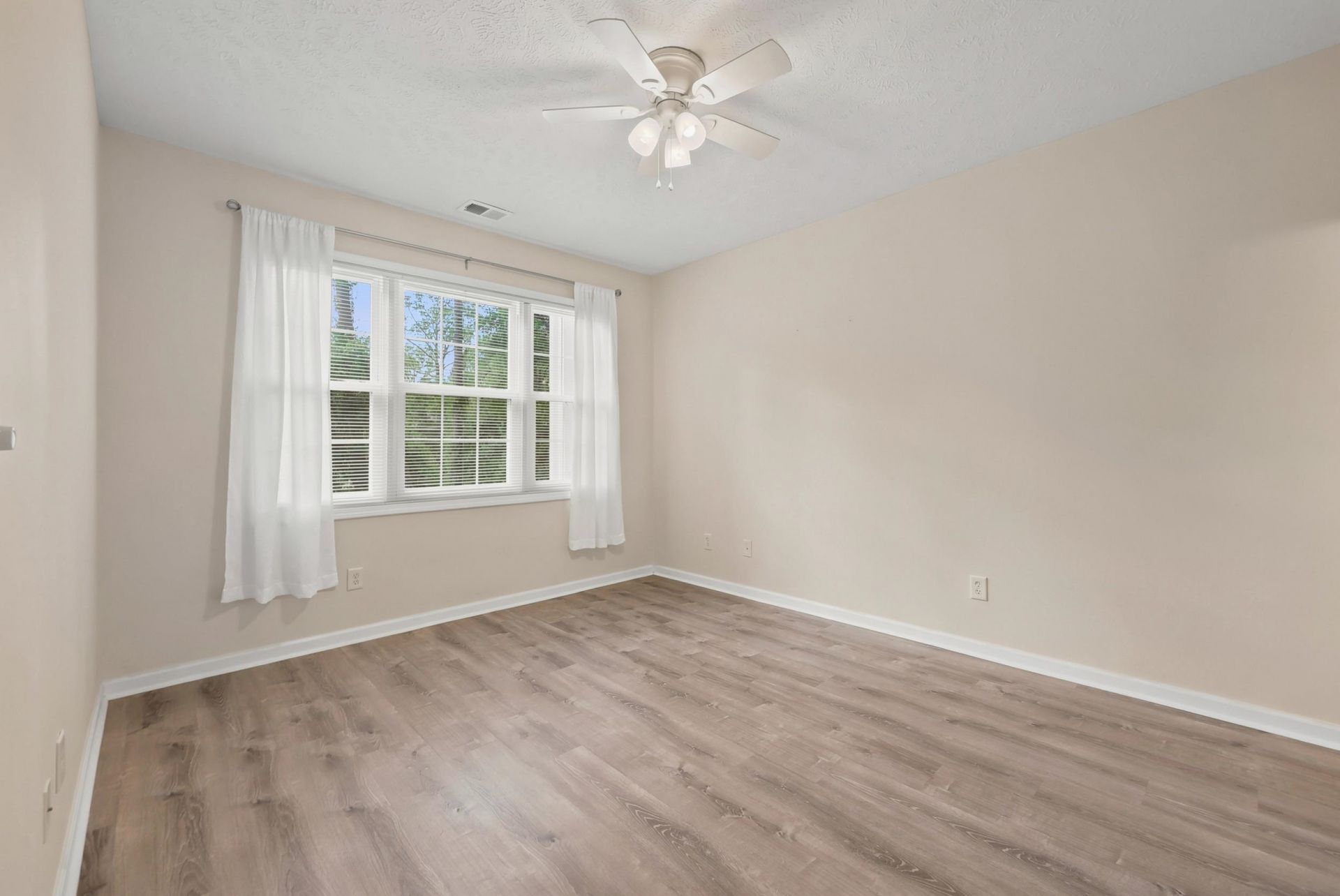601 Hillside Dr. N Photo 18