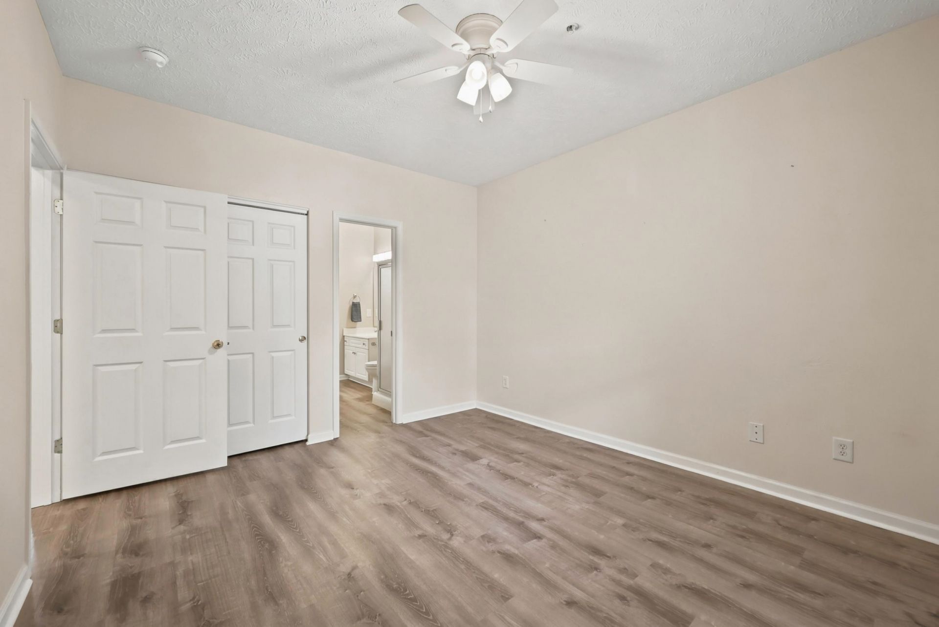 601 Hillside Dr. N Photo 23