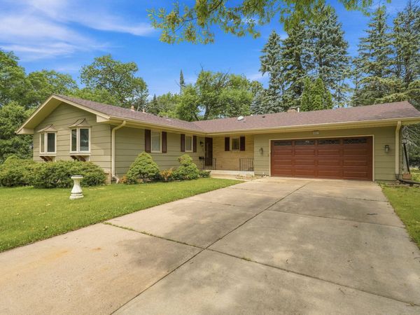 1527 E Windemere Circle NE, Columbia Heights, MN 55421