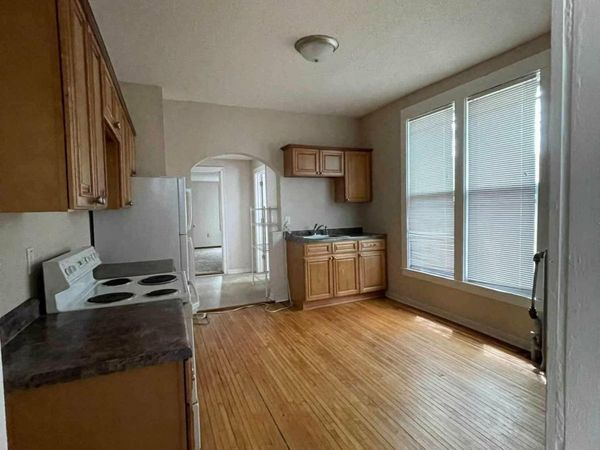 690 Conway Street , Saint Paul, MN 55106