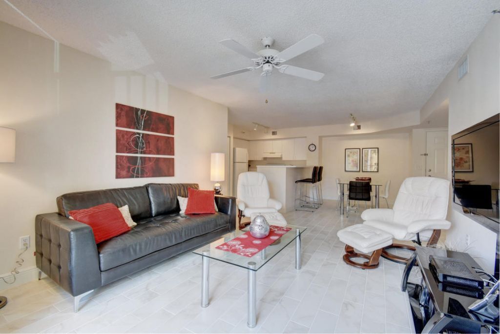 135 Yacht Club Way, Unit 207, Hypoluxo, FL 33462 Photo