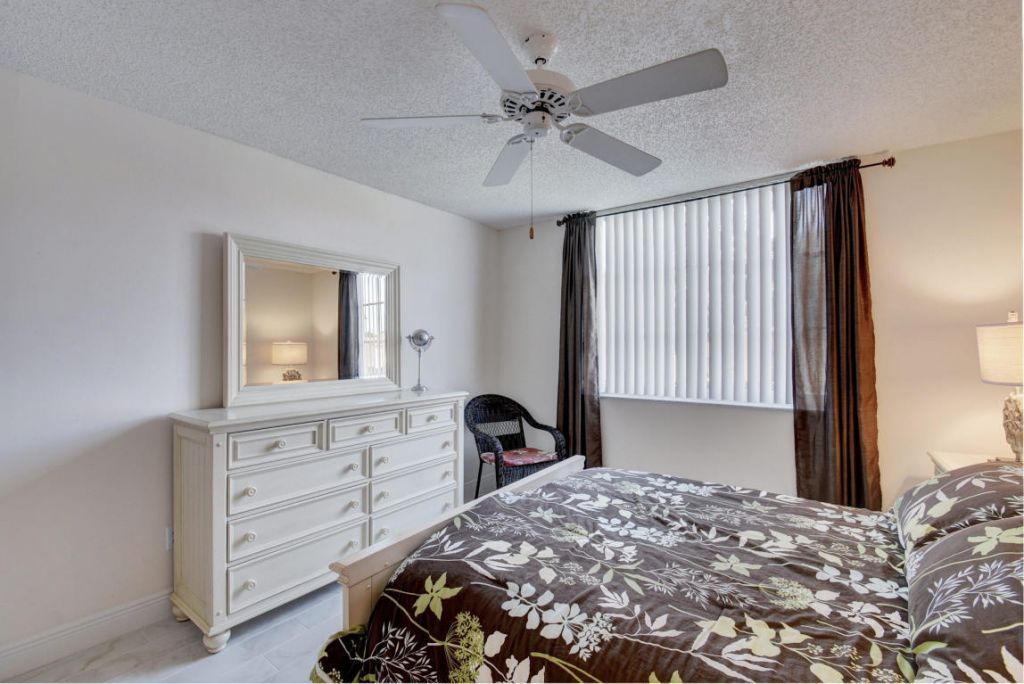 135 Yacht Club Way, Unit 207, Hypoluxo, FL 33462 Photo