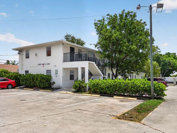 1300 NW 2nd Avenue, Unit 12, Pompano Beach, FL 33060