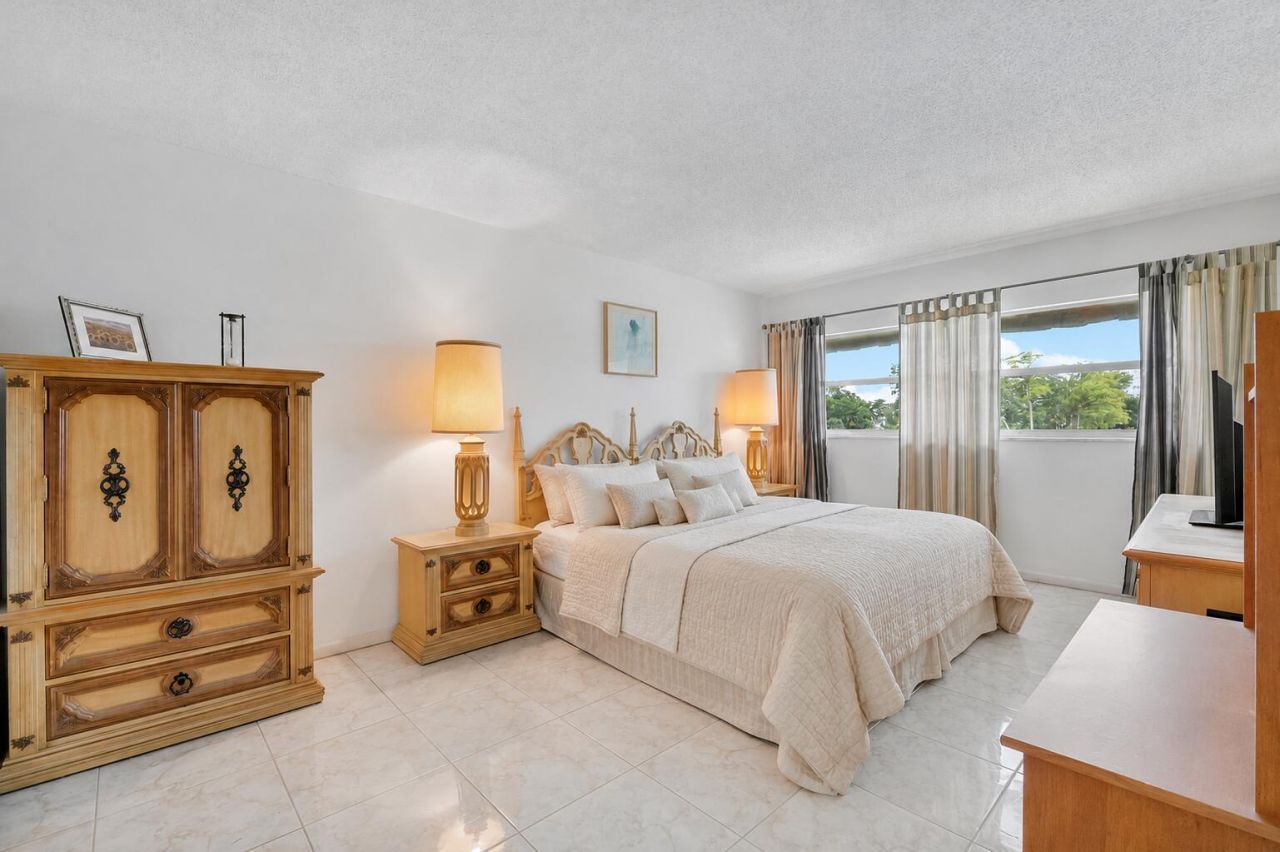7807 Golf Cir Drive, Margate, FL 33063 Photo