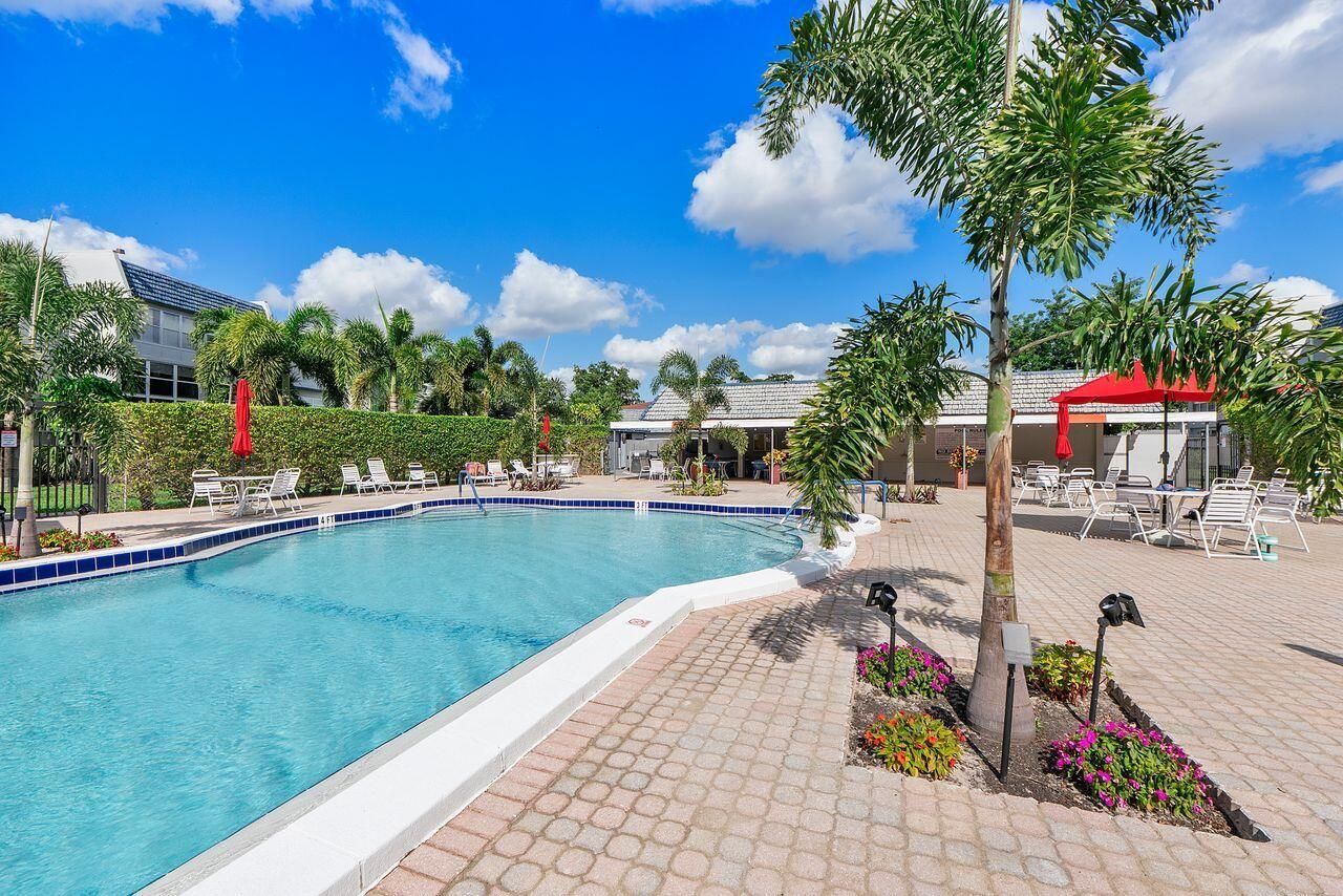 7807 Golf Cir Drive, Margate, FL 33063 Photo