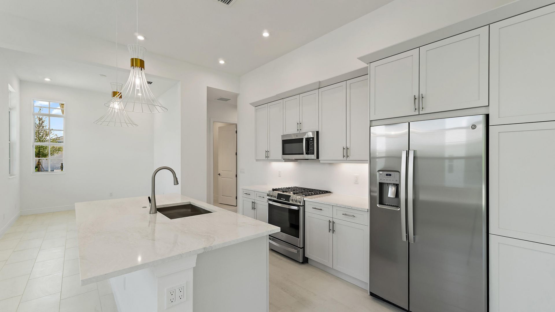 204 SE Via Sangro, Port Saint Lucie, FL 34952 Photo