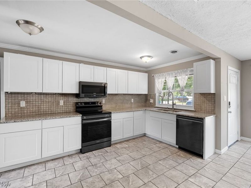 6531 Denison Boulevard, Parma Heights, OH 44130 Photo 7