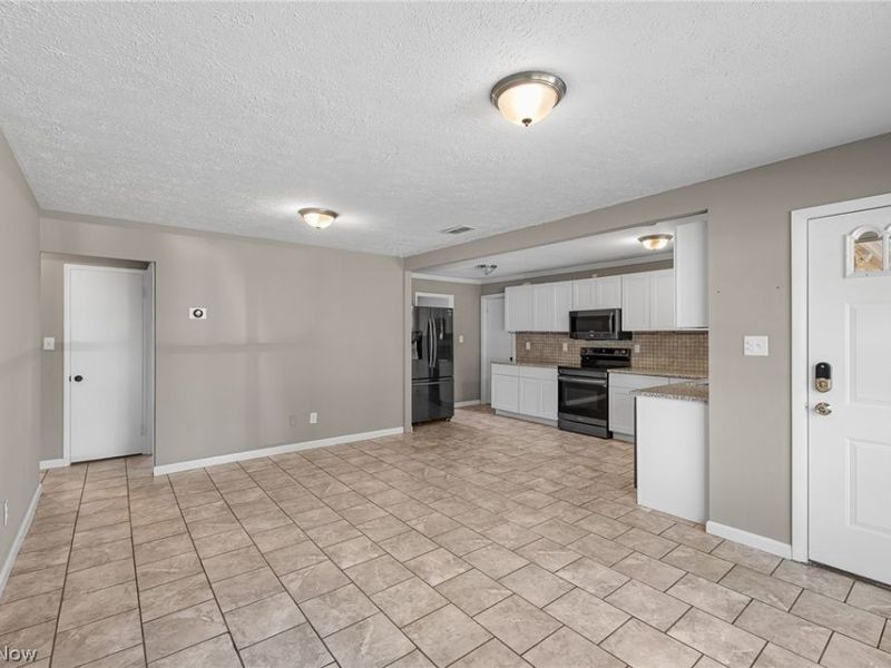 6531 Denison Boulevard, Parma Heights, OH 44130 Photo 8
