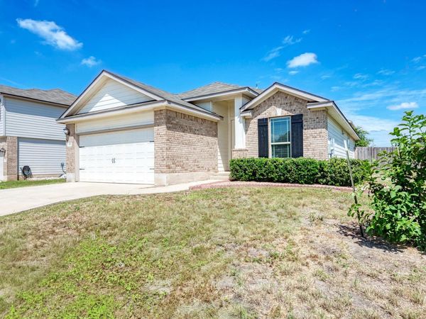 209 Forest Moon LN, Kyle, TX 78640