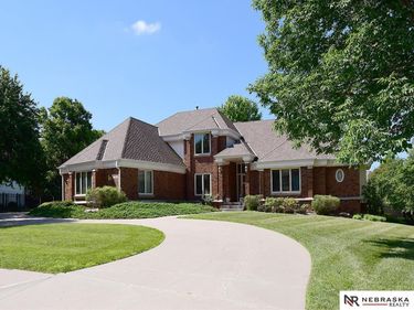 15835 Burt Street, Omaha, NE 68118