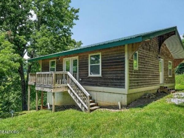 99 Judkins Lane, Hickman, TN 38567