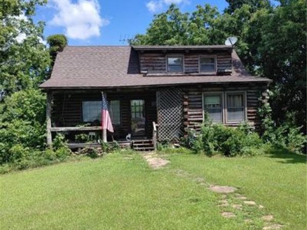 11678 KING ESTATES Drive, Oskaloosa, KS 66066