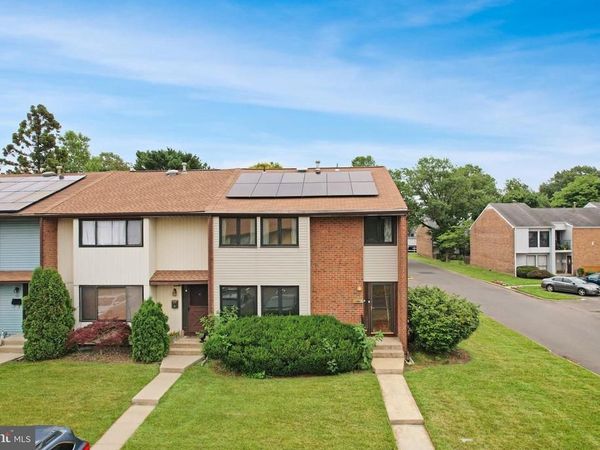 17 DENNISON DRIVE, EAST WINDSOR, NJ 08520