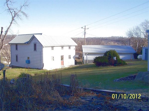 3161 Lynx Avenue, Colesburg, IA 52052