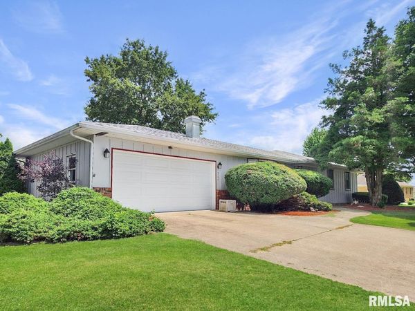 500 N OAK Street, Toulon, IL 61483