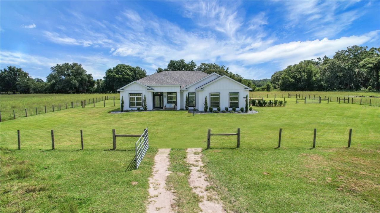 10757 County Road 223, Oxford, FL 34484 Photo
