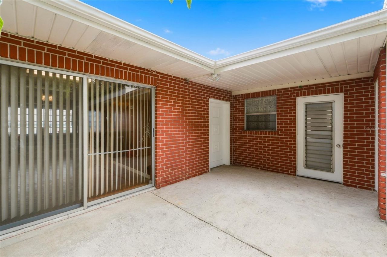 1475 S Lake Howard Drive , Winter Haven, FL 33880 Photo