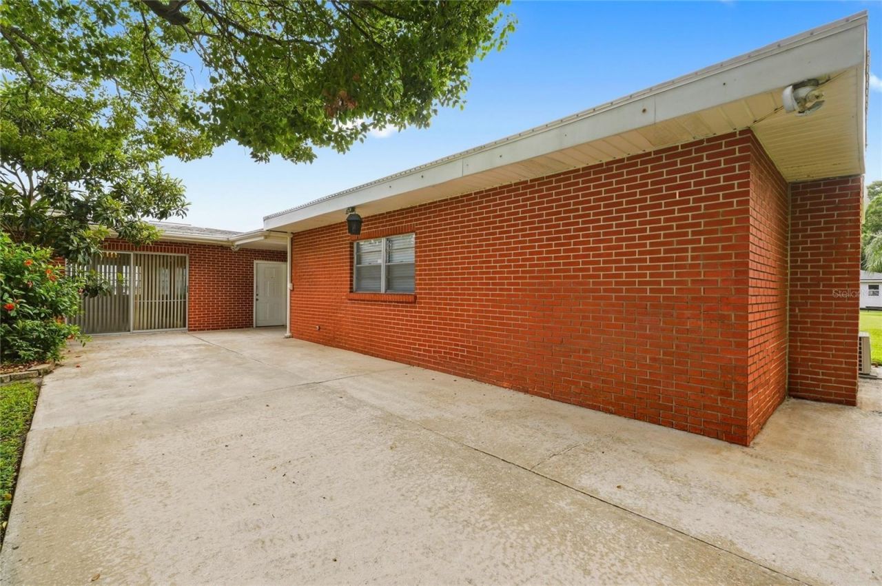 1475 S Lake Howard Drive , Winter Haven, FL 33880 Photo