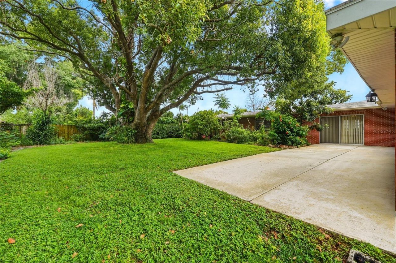 1475 S Lake Howard Drive , Winter Haven, FL 33880 Photo
