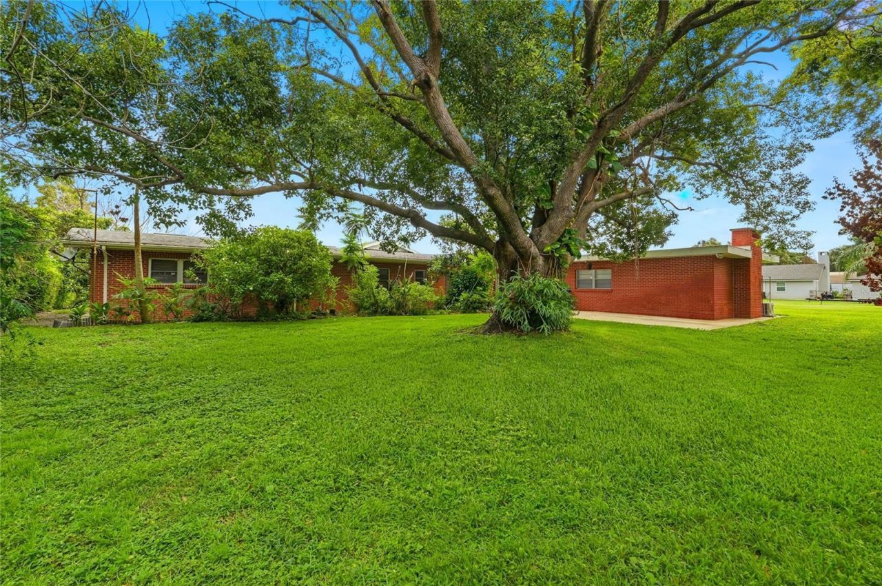 1475 S Lake Howard Drive , Winter Haven, FL 33880 Photo